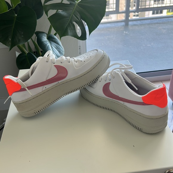 Nike Air Force 1 Low Digital Pink women size 7 - Picture 3 of 6